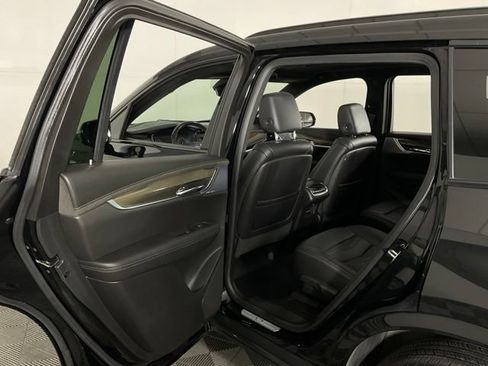 Used 2020 Cadillac XT6 Sport w/ Platinum Package AWD/4WD image 31