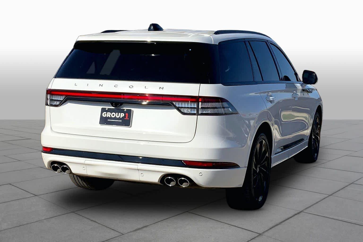 Used 2025 Lincoln Aviator Reserve w/ Equipment Group 201A AWD/4WD image 13