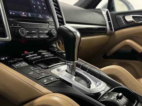 Used 2017 Porsche Cayenne Platinum Edition image 15