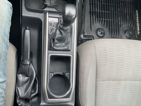 Used 2019 Toyota Tacoma SR5 image 20