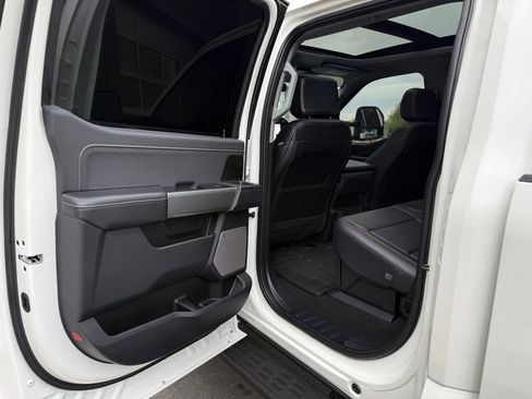 Used 2026 Ford F350 Lariat w/ Black Appearance Package image 33