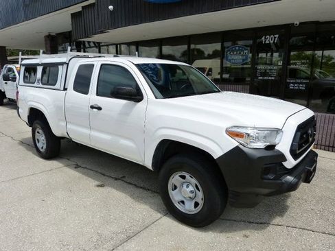Used 2021 Toyota Tacoma SR image 6