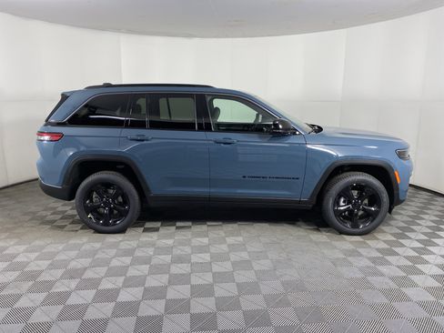 New 2026 Jeep Grand Cherokee Limited image 7