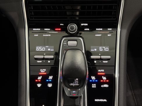 Certified 2023 Porsche Panamera 4 image 38