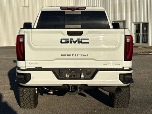 Used 2024 GMC Sierra 2500 Denali Ultimate image 6