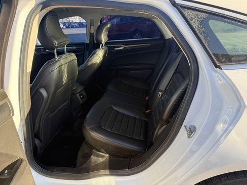 Used 2015 Ford Fusion SE w/ Equipment Group 202A image 17