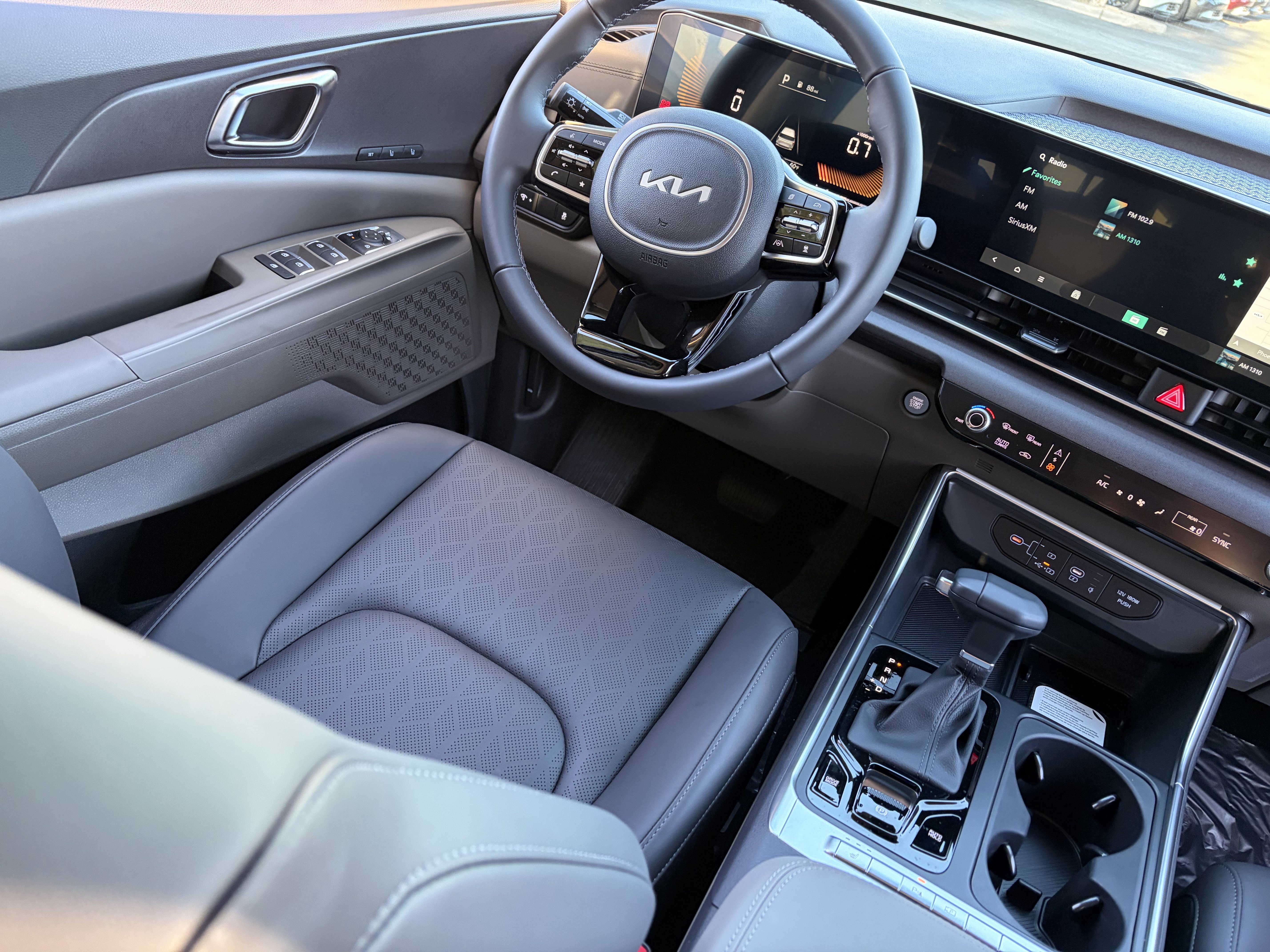 New 2026 Kia Carnival EX FWD image 12