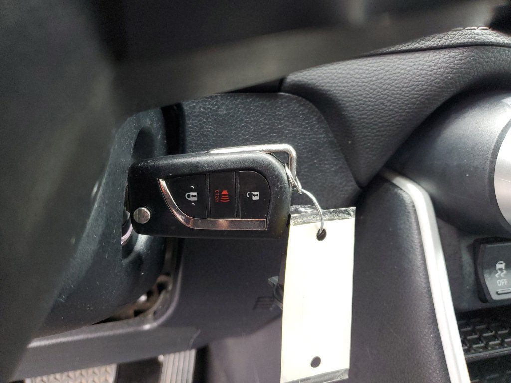 Used 2020 Toyota RAV4 LE FWD image 30