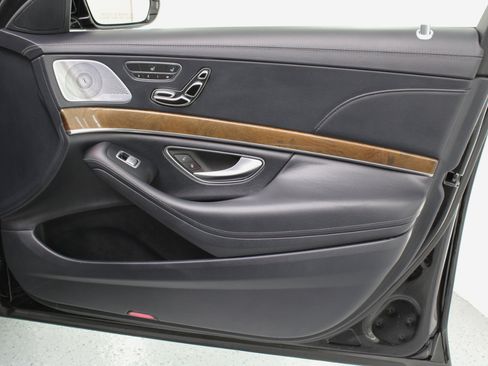 Used 2015 Mercedes-Benz S 550 Sedan image 53
