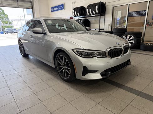 Used 2019 BMW 330i Sedan w/ Premium Package RWD image 1