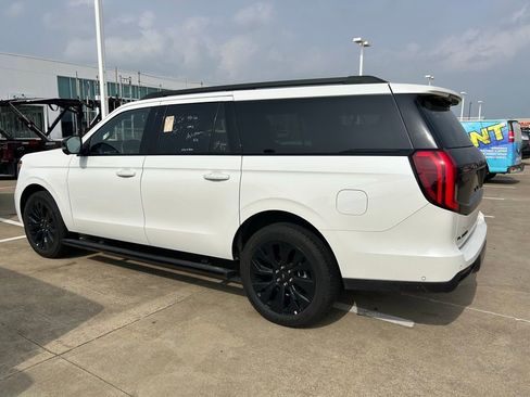 Used 2025 Ford Expedition Max Platinum w/ Stealth Appearance Package AWD/4WD image 9