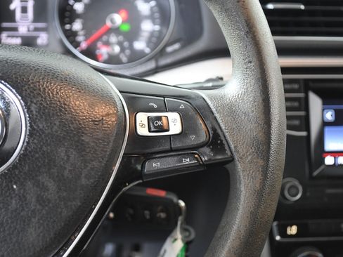 Used 2016 Volkswagen Passat 1.8T S image 13