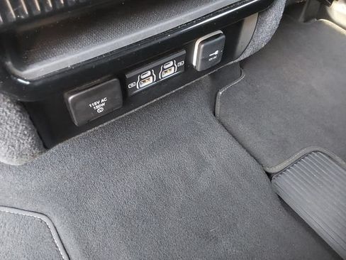 Used 2024 Jeep Wagoneer Series II w/ Flexible Seating Group AWD/4WD image 19