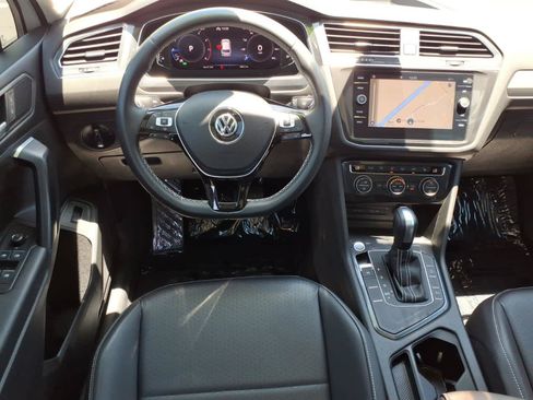 Used 2021 Volkswagen Tiguan SEL FWD image 31