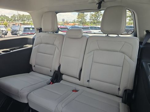 New 2026 Lincoln Navigator Premiere AWD/4WD image 11