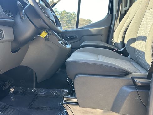 Used 2024 Ford Transit 350 XLT image 12