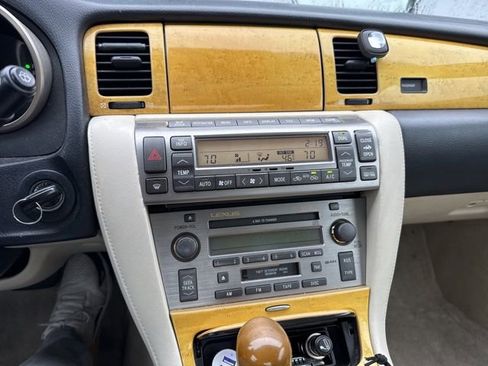 Used 2002 Lexus SC 430 Convertible image 13