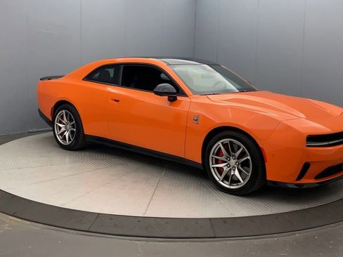 Used 2024 Dodge Charger Daytona Scat Pack w/ Plus Group AWD/4WD image 7