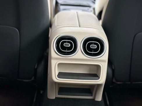 Certified 2023 Mercedes-Benz C 300 4MATIC Sedan image 43
