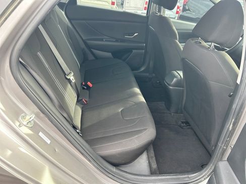 Used 2022 Hyundai Elantra SEL image 35