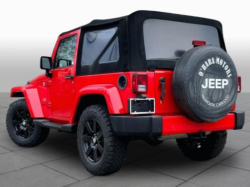 Used 2016 Jeep Wrangler Sahara w/ Connectivity Group AWD/4WD image 12