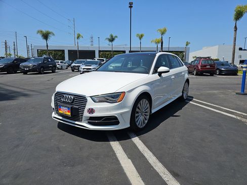 Used 2016 Audi A3 e-tron Premium Plus w/ Premium Plus Package FWD image 3