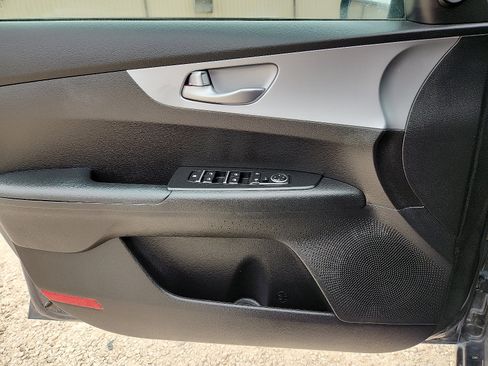 Used 2023 Kia Forte LX FWD image 13