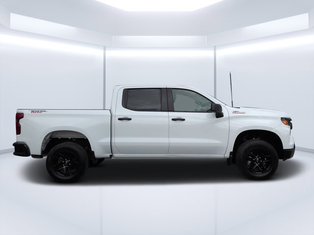 Used 2025 Chevrolet Silverado 1500 Custom Trail Boss AWD/4WD image 2