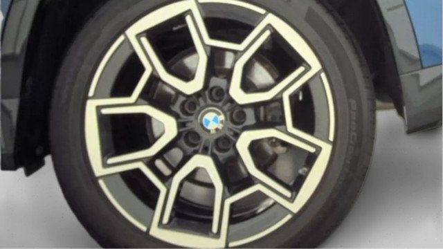 Used 2025 BMW X1 xDrive28i w/ Technology Package AWD/4WD image 11