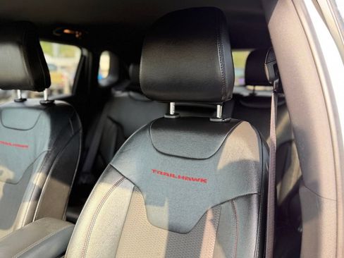 Used 2024 Jeep Compass Trailhawk AWD/4WD image 8
