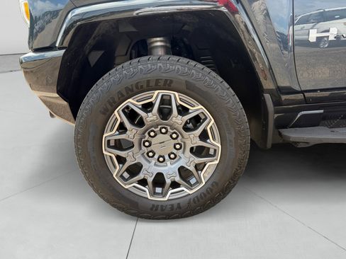 Used 2025 GMC Hummer EV 3X w/ LPO, Cargo Utility Package AWD/4WD image 14