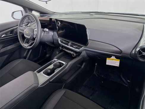 New 2026 Chevrolet Equinox EV LT image 22