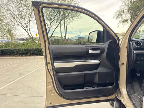 Used 2017 Toyota Tundra SR5 image 26