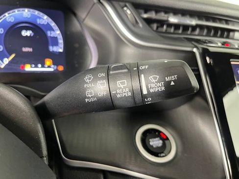 Used 2023 Jeep Grand Cherokee Altitude AWD/4WD image 23