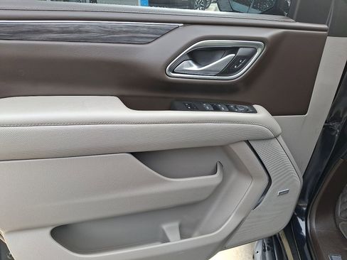 Used 2022 GMC Yukon SLT w/ SLT Luxury Package image 13