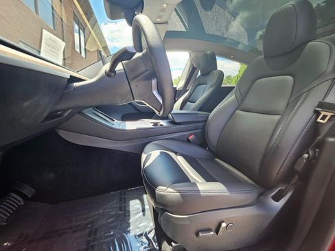 Used 2024 Tesla Model Y Long Range AWD/4WD image 36