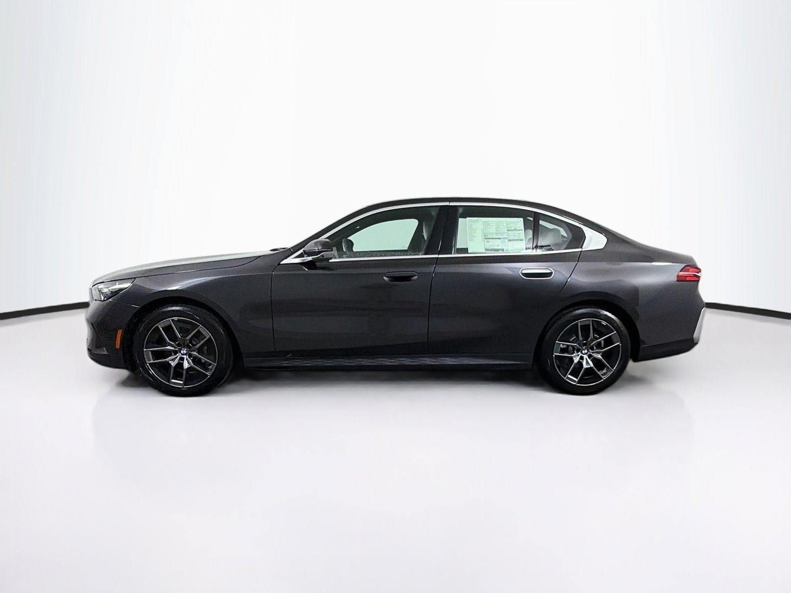 New 2027 BMW 530i xDrive w/ Premium Package AWD/4WD image 4