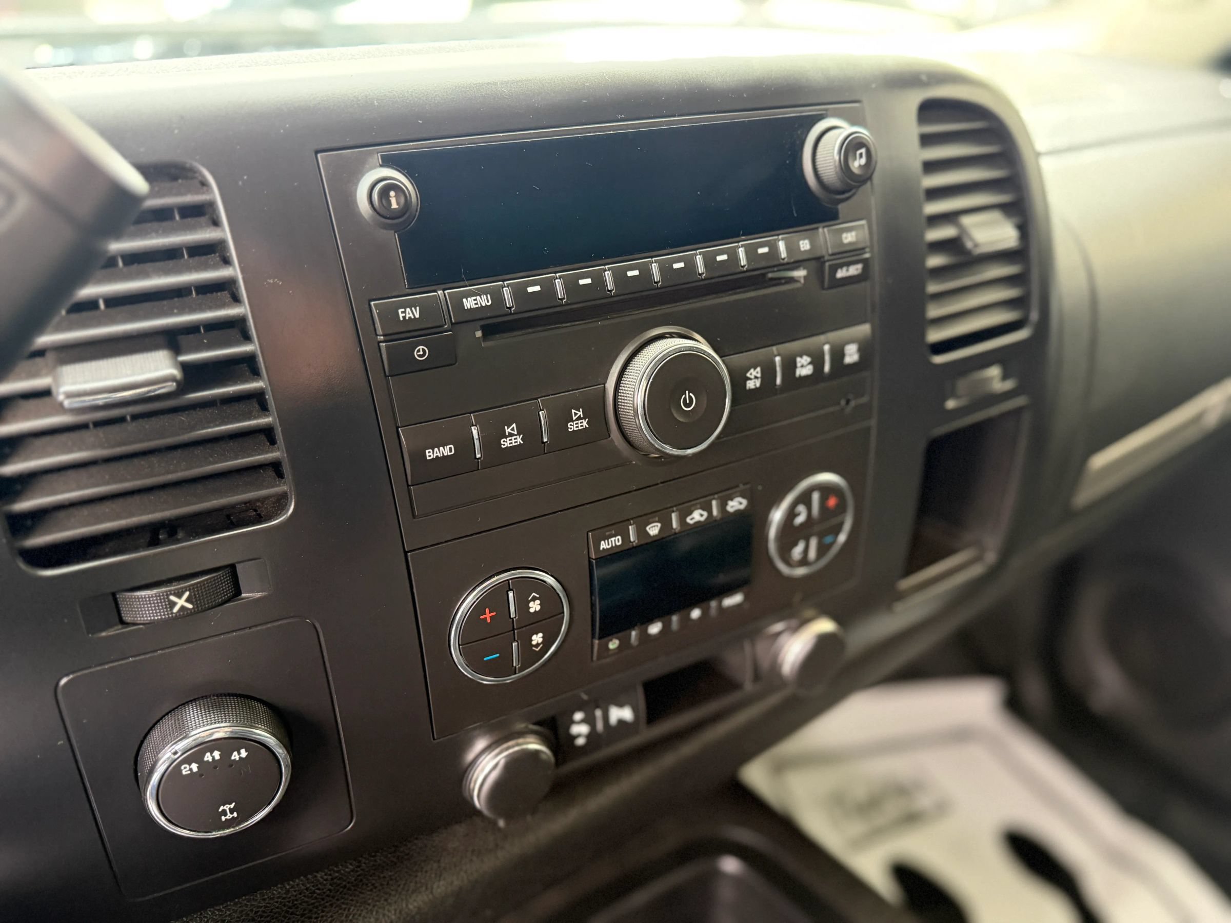 Used 2008 GMC Sierra 2500 SLE w/ SLE2 Preferred Package AWD/4WD image 13