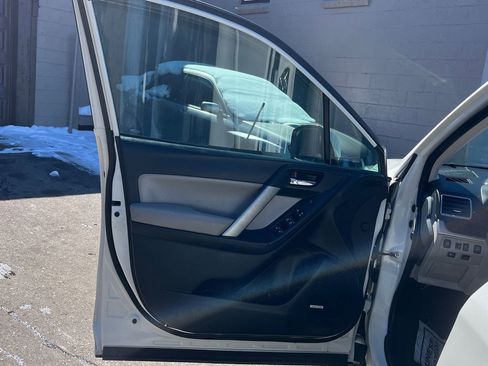 Used 2017 Subaru Forester 2.5i Limited image 10