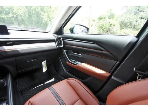 Used 2025 MAZDA CX-50 AWD 2.5 Turbo w/ Weather Package image 9