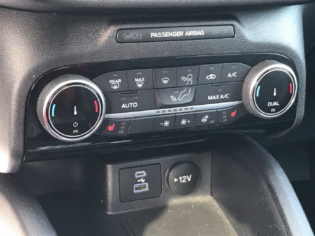 Used 2022 Ford Escape Titanium AWD/4WD image 36