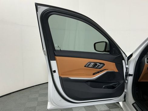 Certified 2023 BMW 330i Sedan w/ Premium Package image 19