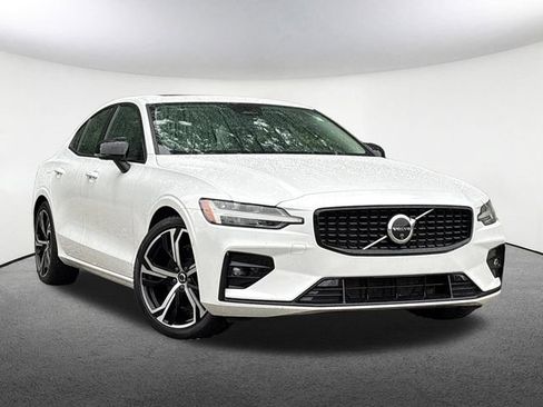 Used 2024 Volvo S60 B5 Plus AWD/4WD image 2