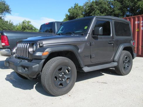 Used 2022 Jeep Wrangler Sport AWD/4WD image 2
