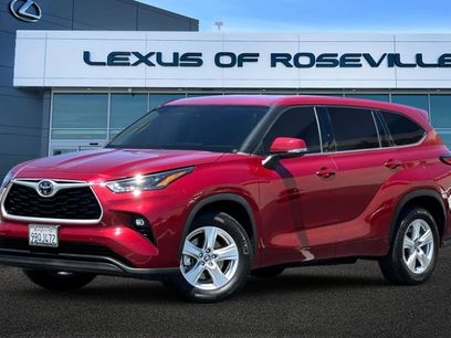 Used 2022 Toyota Highlander LE