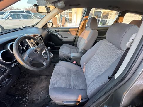 Used 2006 Toyota Matrix 2WD image 11