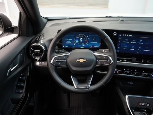 New 2026 Chevrolet Equinox LT w/ Convenience Package II image 12