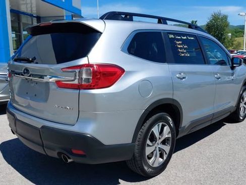Used 2025 Subaru Ascent Premium AWD/4WD image 4
