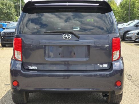 Used 2012 Scion xB FWD image 16