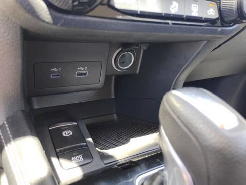 Used 2024 Nissan Kicks SR w/ SR Premium Package FWD image 18